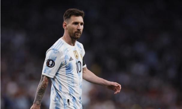 雷军低调放养，办公神器冲上1500亿